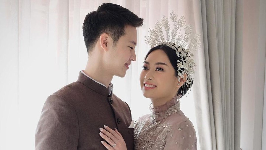 Anak Bupati Pandeglang Dinikahi Pria Korea Mualaf, Terima Mahar 100 Gram Emas Anak Bupati Pandeglang Dinikahi Pria Korea Mualaf, Terima Mahar 100 Gram Emas