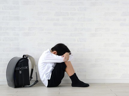 Anak Ketahuan Bolos Sekolah? Ini 7 Cara Tepat Orang Tua Menghadapinya