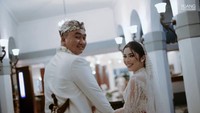 <p>Aktris dan penari Fay Nabila resmi menikah dengan pujaan hatinya, Rama Restu. Keduanya menggelar akad nikah pada 5 Mei 2023, Bunda. (Foto: Instgram @faynabilalxndr)</p>