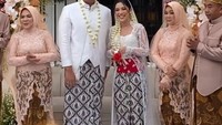 <p>Fay membagikan momen saat serah terima mobil dengan Rama yang sudah sah menjadi suaminya. Raut bahagia terlihat jelas dari wajah Fay. (Foto: Instgram @faynabilalxndr)</p>
