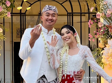 7 Potret Bahagia Pernikahan Fay Nabila, Sah Jadi Istri Dapat Kado Mewah Tak Terduga
