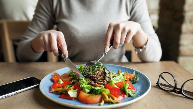 食欲に影響を与える4つの皿の色の背後にある事実