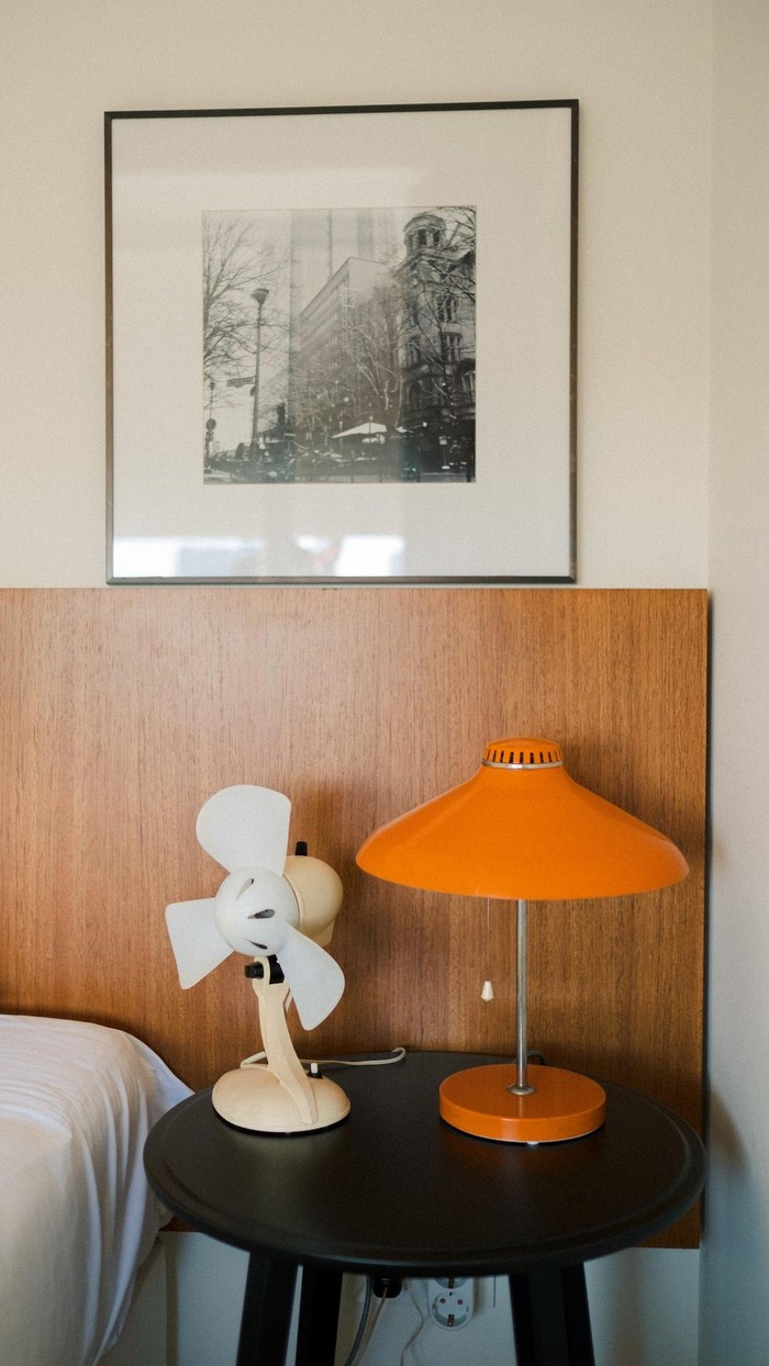 Kebiasaan yang bikin kipas angin cepat rusak. Salah satunya jarang dibersihkan.