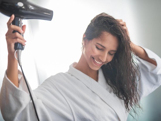 Kamu Perlu Tahu Ini Sebelum Membeli Hair Dryer