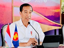 Saat Wartawan Asing Kaget Jokowi Kunjungi Media Center KTT ASEAN