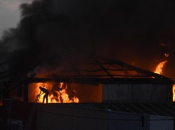 Kebakaran di Permukiman Penjaringan, 115 Personel Turun Tangan