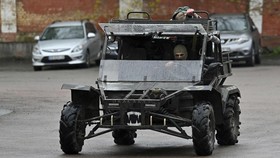 FOTO: Kendaraan Ala Film Mad Max di Medan Tempur Ukraina