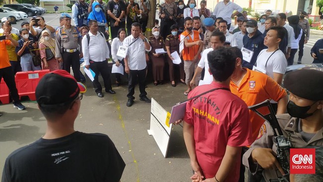 Sejumlah fakta terkuak saat proses rekonstruksi penganiayaan Ken Admiral yang dilakukan oleh Aditya Hasibuan dan turut menyeret AKBP Achiruddin.