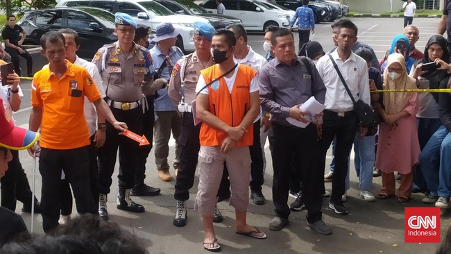 Achiruddin Hasibuan sempat memprotes rekonstruksi yang dilakukan penyidik Polda Sumut atas kasus penganiayaan Aditya Hasibuan terhadap Ken Admiral.