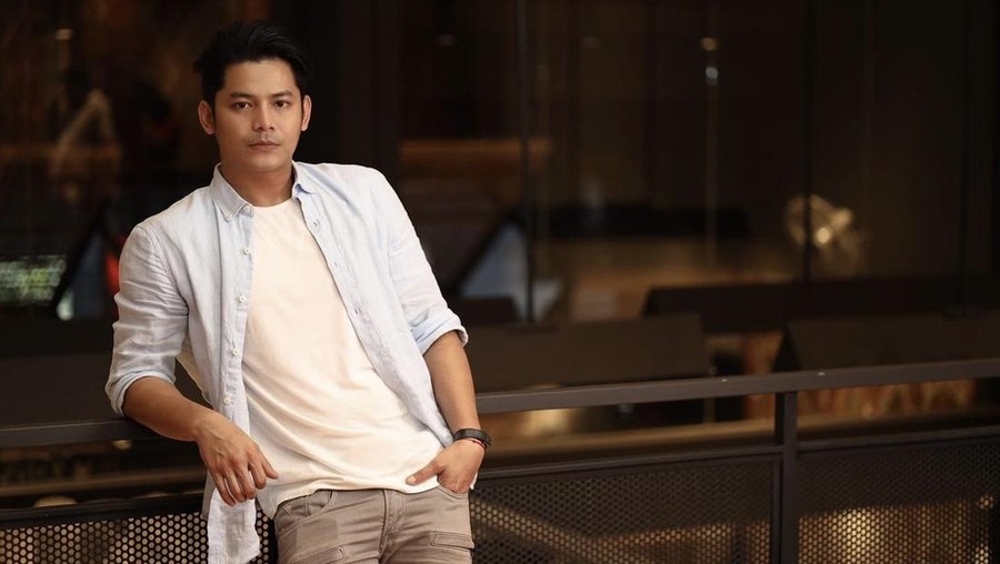 Momen Fiki Alman ‘Ikatan Cinta’ Saat Makan Steak hingga ke Kafe