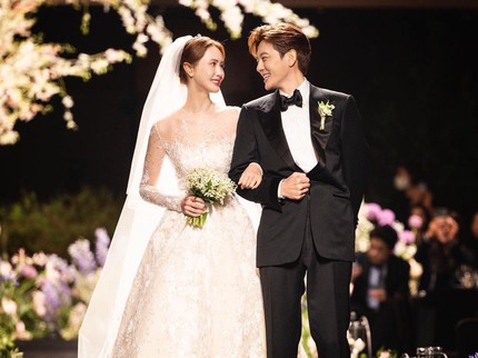 7 Potret Pernikahan Artis Cantik Korea Lee Da Hae dan Penyanyi SE7EN