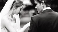 <p>Wah, selamat menikah untuk aktris Lee Da Hae dan penyanyi SE7EN. Kita doakan semoga rumah tangga mereka langgeng dan bahagia selalu, ya. (Foto: Instagram @se7enofficial dan @leedahey4eva)</p>