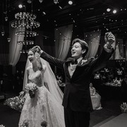 Usai Berpacaran 8 Tahun, Pasangan Artis Korea Se7en dan Lee Da Hae Resmi Menikah! Ini Potretnya
