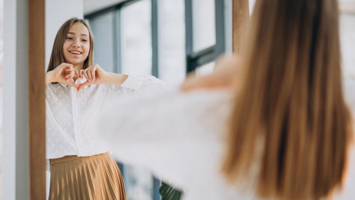Practice in front of a mirror/Foto:Freepik/senivpetro