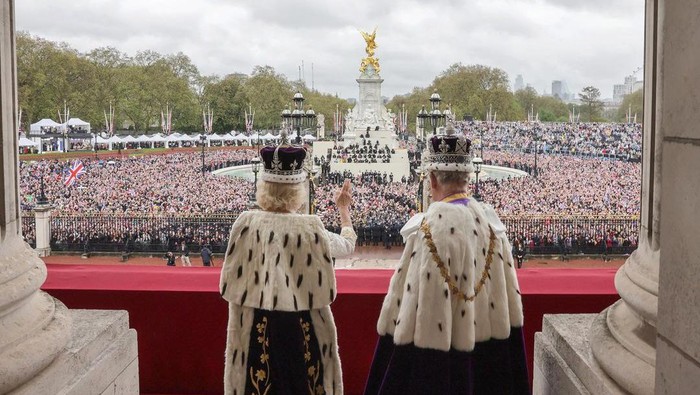 Kenakan 2 Koleksi Mahkota Paling Tua, Ini Fakta Menarik Mahkota Raja Charles III