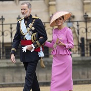 Deretan Headpiece yang Dipakai Para Tamu di Penobatan Raja Charles III