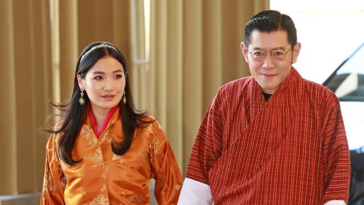 LONDON, ENGLAND - MAY 5: Queen Jetsun Pema of Bhutan and King Jigme Khesar Namgyel Wangchuck attend the Coronation Reception For Overseas Guests at Buckingham Palace on May 5, 2023 in London, England. (Photo by Mark Cuthbert/UK Press via Getty Images)
