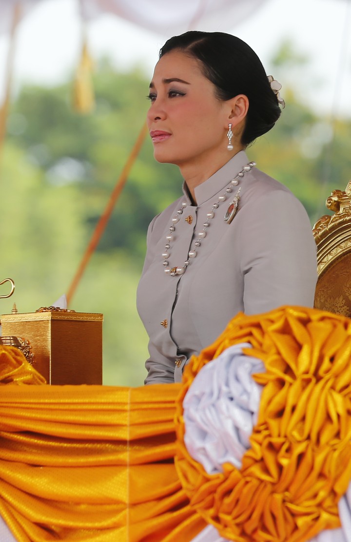 BANGKOK, THAILAND - 2019/05/09: Thailand's Queen Suthida watches the annual Royal Ploughing Ceremony in Sanam Luang.
The annual royal ploughing ceremony is an ancient rite which officially marks the beginning of the main rice cultivation season in Thailand. (Photo by Chaiwat Subprasom/SOPA Images/LightRocket via Getty Images)