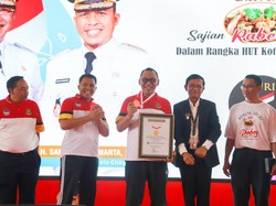 Pemkot Cilegon Catat Rekor MURI Sajikan 2.400 Porsi Rabeg