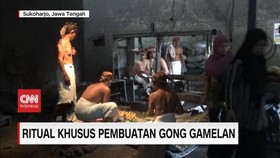 VIDEO: Ritual Khusus Pembuatan Gong Gamelan