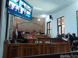 Terungkap Akal-akalan Apin BK demi Dapat Pinjaman Uang Ratusan Miliar Rupiah