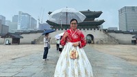 <p>Beberapa waktu yang lalu, ada postingan menarik di akun Instagram Sri Mulyani, Bunda. Dalam akun tersebut, Menteri Keuangan RI ini tampil mengenakan hanbok. (Foto: Instagram @smindrawati) <br /><br /><br /></p>