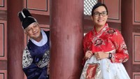 5 Potret Sri Mulyani Kenakan Hanbok di Korea, Ada Pose Bareng Suami