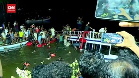 VIDEO: Kapal Wisata di India Terbalik, 22 Orang Tewas