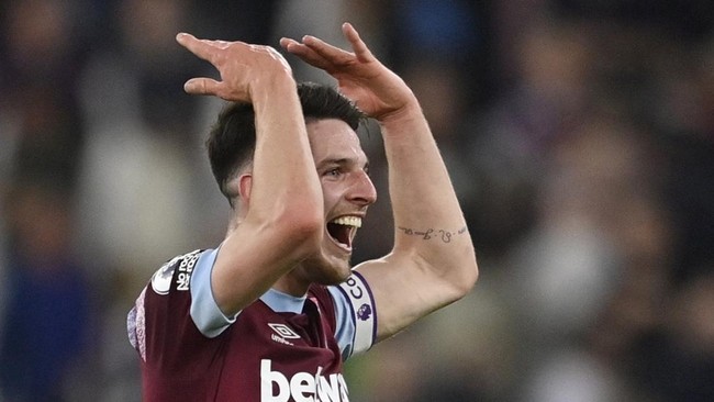 Manchester United dilaporkan siap bersaing dengan Arsenal dalam perburuan tanda tangan pemain West Ham, Declan Rice.