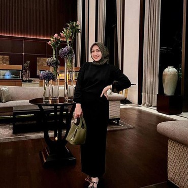 6 Potret Terbaru Indriani Hadi Eks Istri Sahrul Gunawan