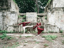 Hunting Foto dan Prewedding di Benteng Kedung Cowek: Agak Horor Tapi Keren