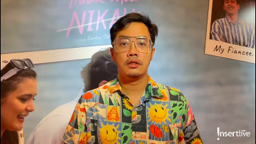 img-title Dennis Adhiswara Ungkap Alasan Bagi-bagi Komik Gratis