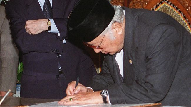 Rahasia Bisnis & Harta Soeharto Hingga Jadi Presiden Terkaya