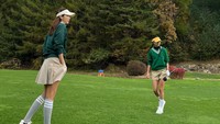 <p>Selain itu, Han Hyo Joo juga tak ketinggalan main golf nih, Bunda. Gaya Han Hyo Joo dalam potret ini keren, ya? Bagaimana menurut Bunda? (Foto: Instagram @hanhyojoo222)<br /><br /><br /></p>