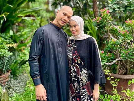 5 Potret Istri Presenter Bima Aryo Umumkan Kehamilan, Menangis Bahagia Usai Lama Menanti