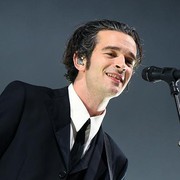 Gegara Aksi Kontroversial di Malaysia, Matty Healy Dicap Punya White Savior Complex, Apa Itu?