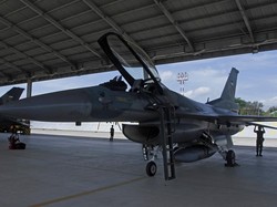 Serba-serbi TNI AU Ungkap Istimewanya Cuci Manual Jet Tempur F-16