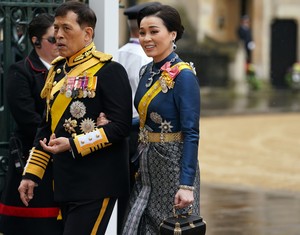 Heboh Istri Sah Raja Thailand Muncul di Publik, Ini Potretnya Heboh Istri Sah Raja Thailand Muncul di Publik, Ini Potretnya