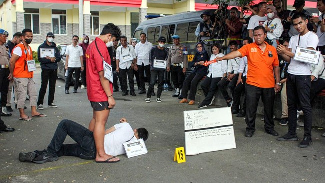 Sejumlah fakta terkuak saat proses rekonstruksi penganiayaan Ken Admiral yang dilakukan oleh Aditya Hasibuan dan turut menyeret AKBP Achiruddin.