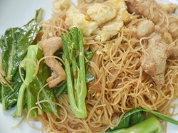Resep Bihun Goreng Ayam dan Kailan yang Gurih Enak untuk Makan Malam