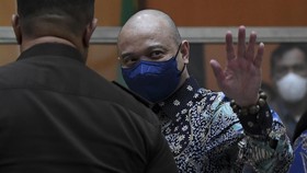 FOTO: Teddy Minahasa Divonis Penjara Seumur Hidup