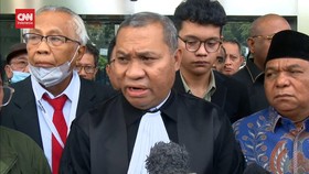 VIDEO: Diperiksa KPK, Pengacara Bantah Rintangi Kasus Lukas Enembe