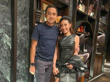 7 Potret Ayu Dewi & Suami Makin Mesra Usai Diterpa Isu Orang Ketiga, Buah Kesabaran