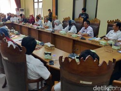 Heboh Mobil Dinas Pasang Bendera NasDem, Begini Respons PU Bandar Lampung