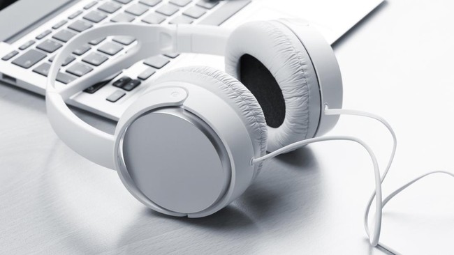 Cara mengatasi headset tidak berfungsi di laptop bisa dilakukan dengan mengecek apakah terdapat kerusakan atau tidak. Simak langkahnya!