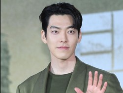 Kim Woo Bin Hadiri Pemakaman Penggemarnya di Busan