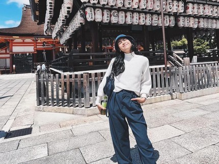 7 Potret Maudy Ayunda dan Suami Korea Liburan Ke Jepang, Sambil Kulineran Bun