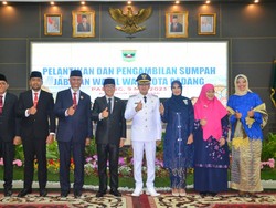 Gubernur Sumbar Lantik Ekos Albar Jadi Wakil Wali Kota Padang
