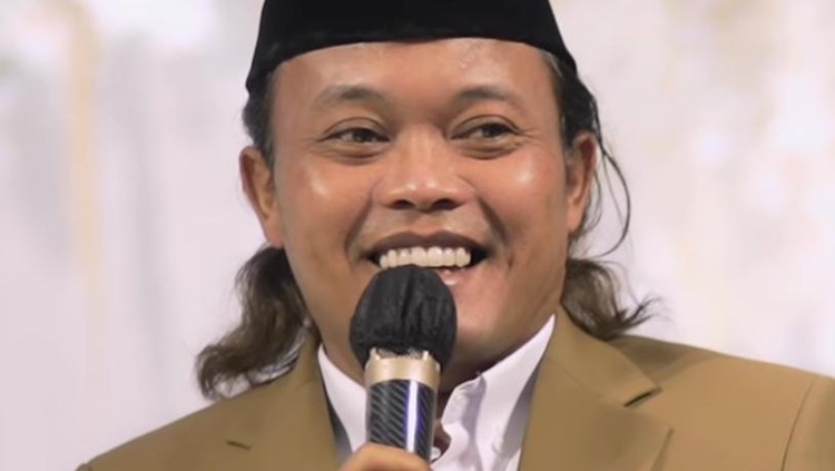 Momen Sule antar Rizky Febian melamar Mahalini.