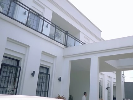 7 Potret Rumah Rossa di Sumedang, Tetap Mewah dan Elegan di Kampung Halaman